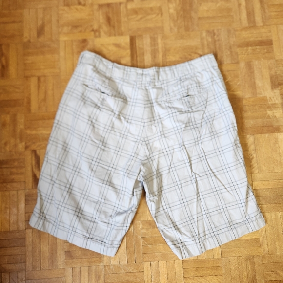 Mens Tag Grey Plaid Shorts 38 - Picture 6 of 6